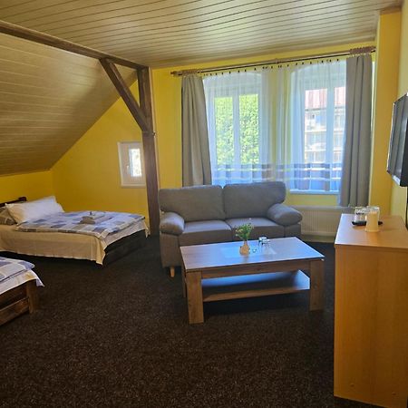 Guest House Pod Lesem Merklin Exterior photo