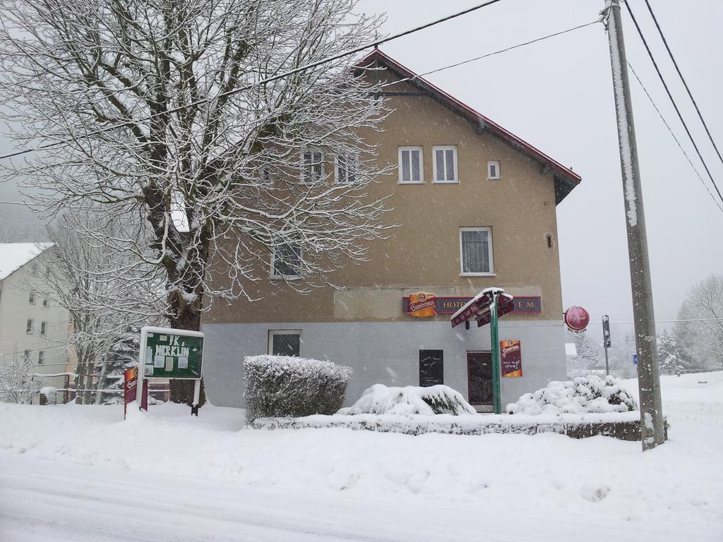 Guest House Pod Lesem Merklin Exterior photo